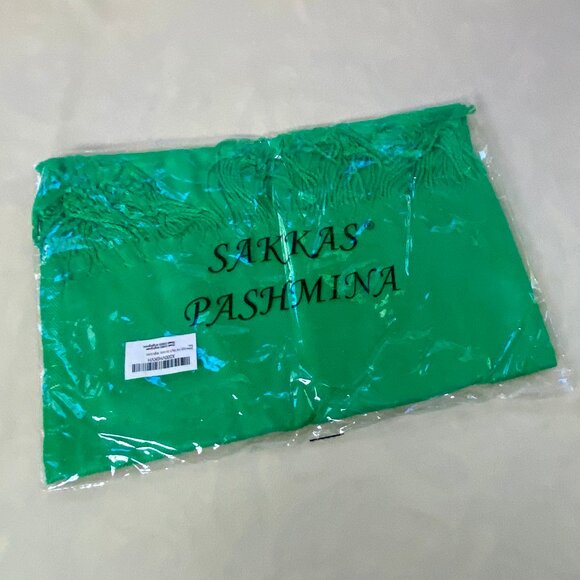 Green Pashmina NWT - Picture 1 of 2